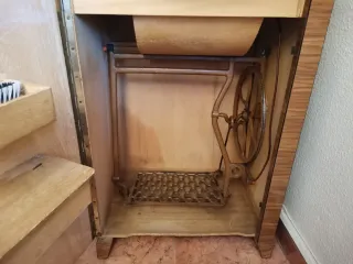 Máquina de coser Alfa antigua