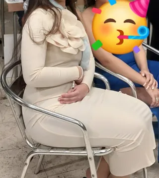 Vestido beige elegante