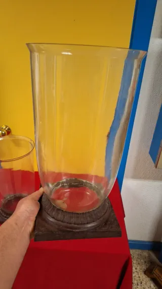 2 Jarrones de Cristal con Base metálica