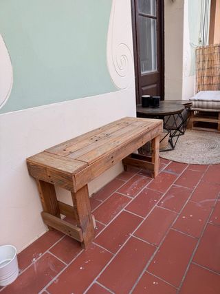 Banqueta de madera rústica