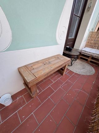 Banqueta de madera rústica