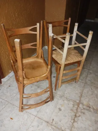 4 Sillas de Madera Antiguas 2 MAS. 2
