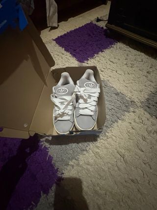 Zapatillas Adidas Grises y Blancas