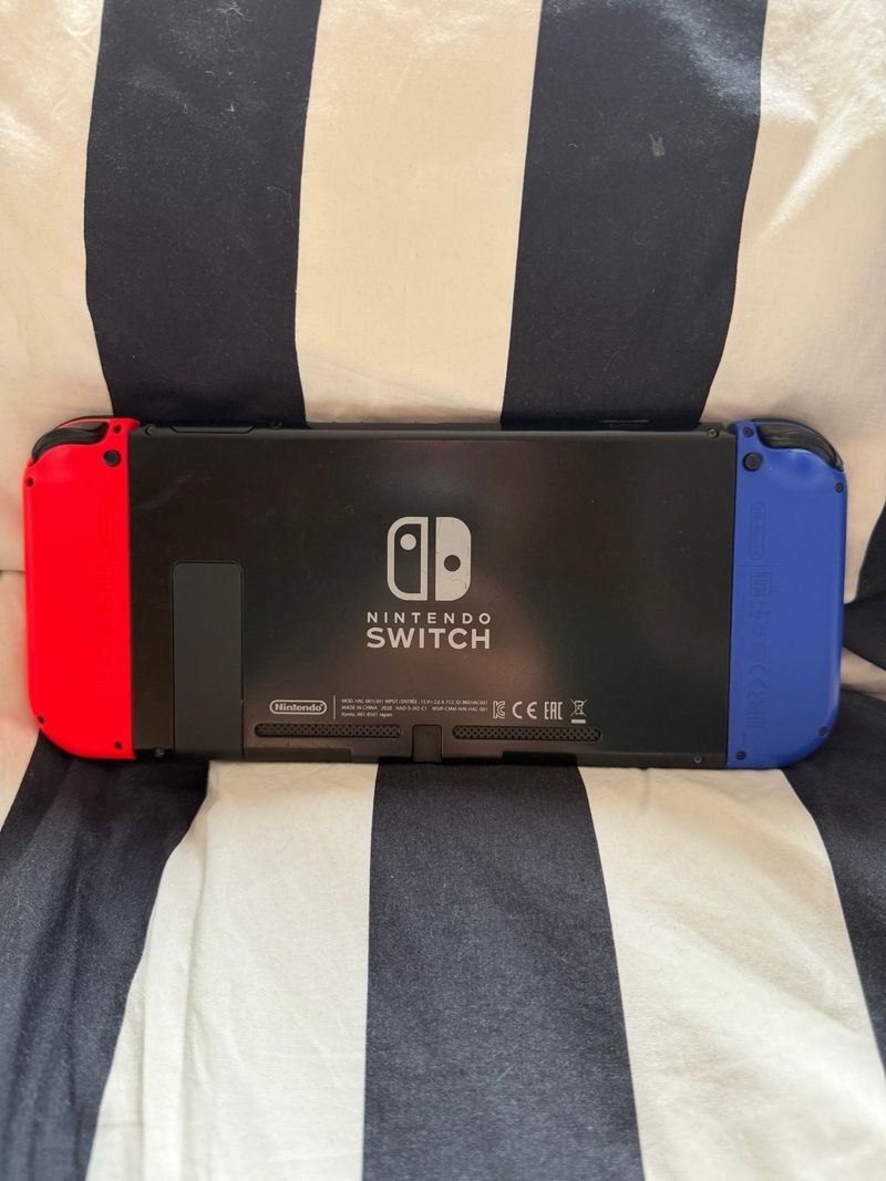 Nintendo Switch V2 + 2 Juegos + SD 128GB afbeelding 2