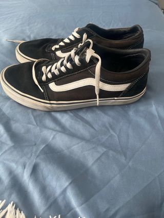 Zapatillas Vans Negras y Blancas