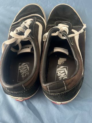 Zapatillas Vans Negras y Blancas