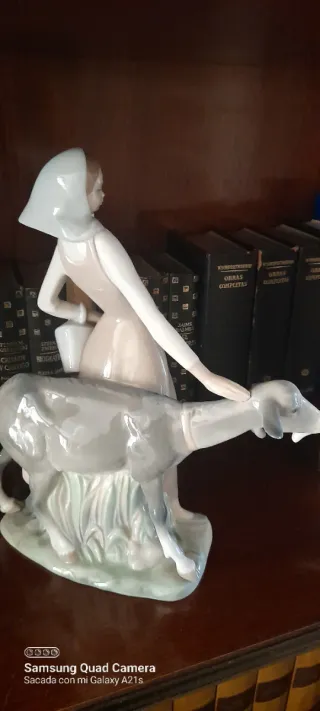 Figura Lladro Original Niña con Cabra. Perfecta