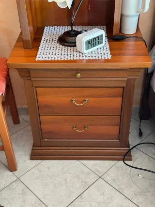 Camera da letto matrimoniale in legno