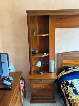 Camera da letto matrimoniale in legno