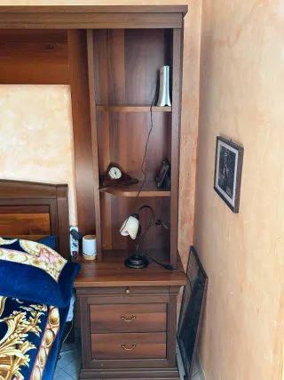 Camera da letto matrimoniale in legno