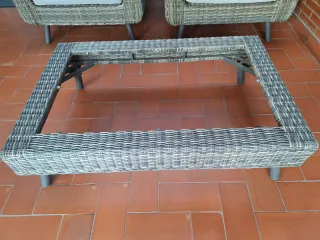 Conjunto Exterior: 2 Butacas Ratán y una mesa