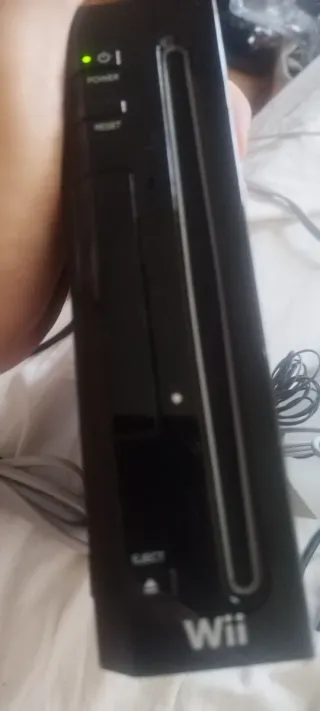 Nintendo Wii solo la consola sin accesorios