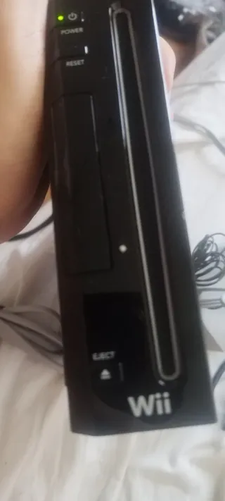Nintendo Wii solo la consola sin accesorios