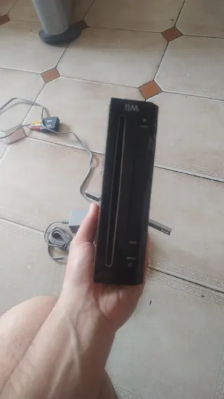Nintendo Wii solo la consola sin accesorios