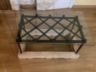 Mesa rústica madera, forja y cristal