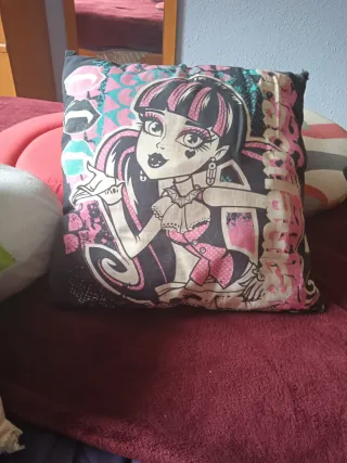 Cojín Monster High Draculaura
