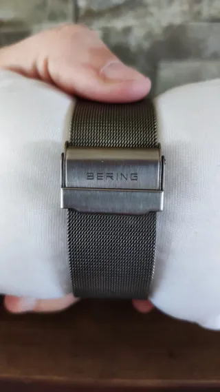 Reloj minimalista Bering Solar