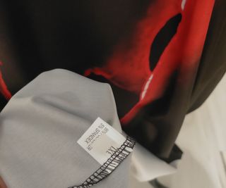 Vestido 52/54 estiloso negro y flores