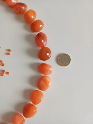 Pietre di corniola forate per collana