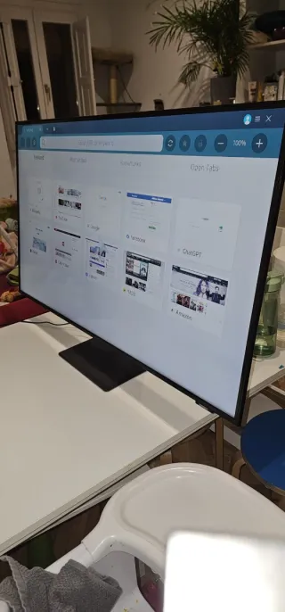 Samsung smart monitor 43 pulgares S43AM704UU