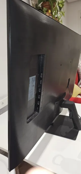 Samsung smart monitor 43 pulgares S43AM704UU