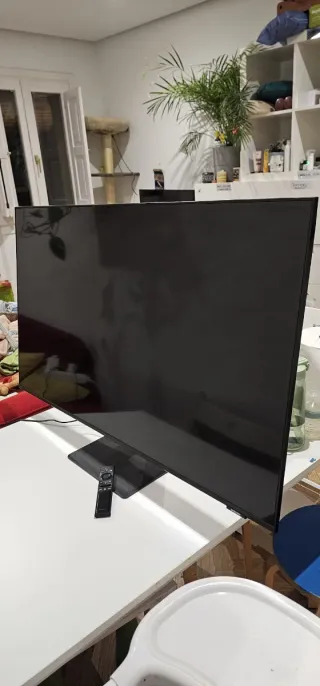 Samsung smart monitor 43 pulgares S43AM704UU