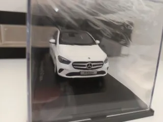 1/43 Mercedes Benz Clase B Klasse Blanco