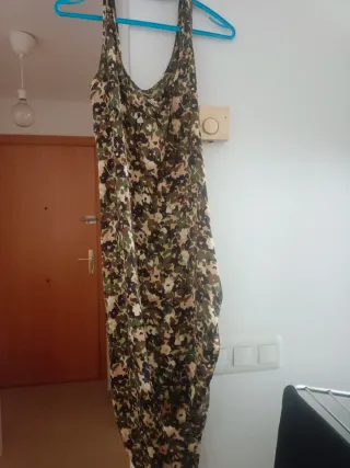 Vestido militar satinado nuevo