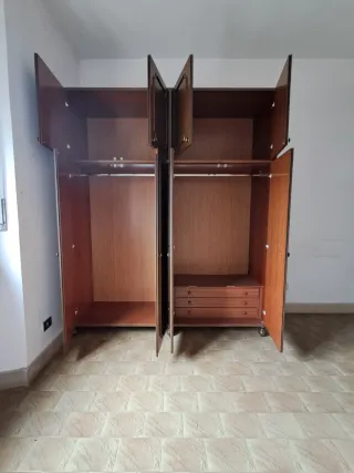 Armadio 4 ante in legno marrone