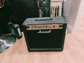 Amplificador Marshall MG30CFX