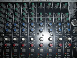 Mesa de mezclas Yamaha EMX5014C + Flight Case