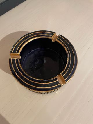 Cenicero de cerámica estilo griego. Atenas años 80