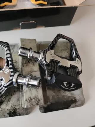 Pedales de carbono para carretera
