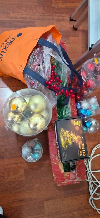 pack de Arbolito de Navidad verde y decoraciones