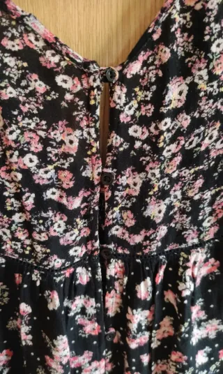 Blusa floral negra y rosa