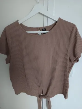 Lote 3 prendas: 2 jerséis y 1 camiseta