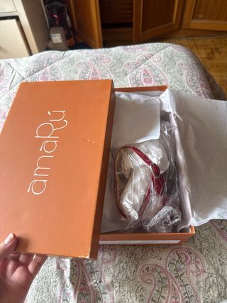 Sandalias de tacón rojas.Tengo tallas del 38 al 41