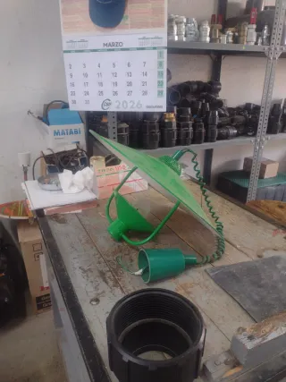 Lámpara de mesa verde estilo rústico