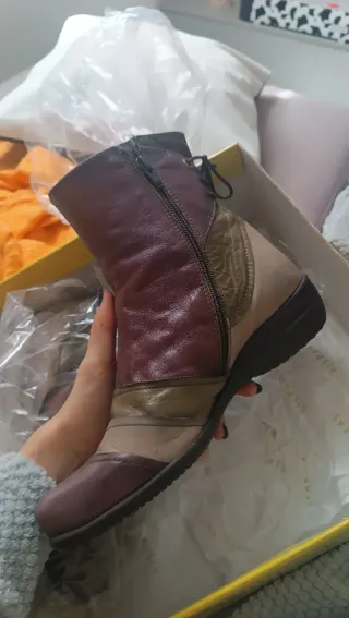 Botín Hispanitas verde y morado