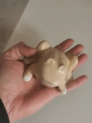 Rospo in porcellana di Capodimonte