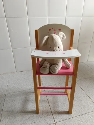 Trona de madera para muñecos