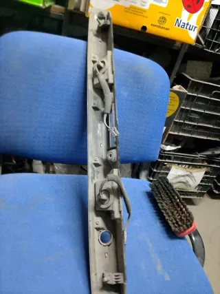 Moldura maneta portón trasero Kia Sorento (BL)