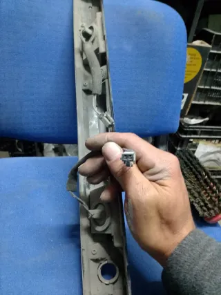 Moldura maneta portón trasero Kia Sorento (BL)