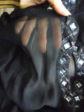 Blusón negro con pedrería