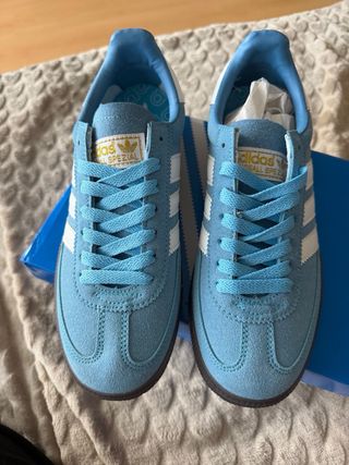 Adidas Spezial Azul claro
