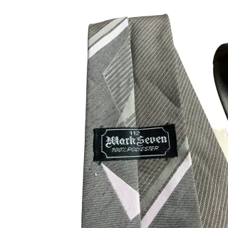 Cravatta Mark Seven grigia con triangoli bianchi