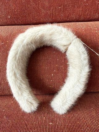 Cerchietto capelli beige ecopelliccia