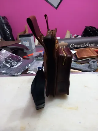 Pernera de piel hecha a mano