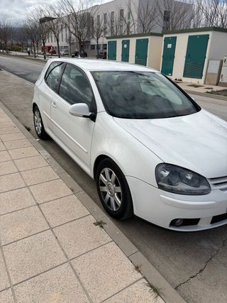 Volkswagen Golf 2004