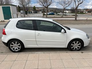 Volkswagen Golf 2004